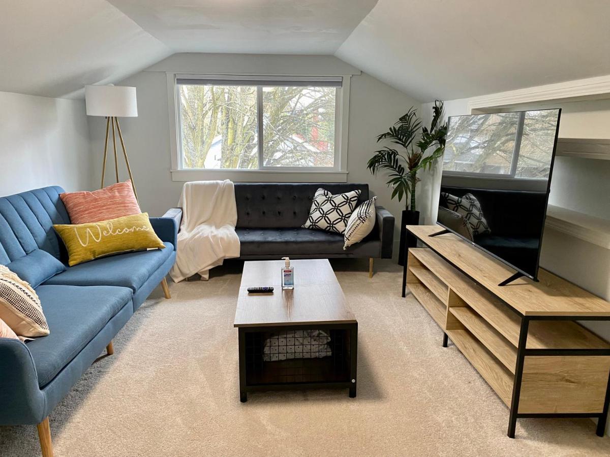Tacoma 2 Bedrooms 1 Baths Sleep 5 With Compact Kitchen Exterior photo